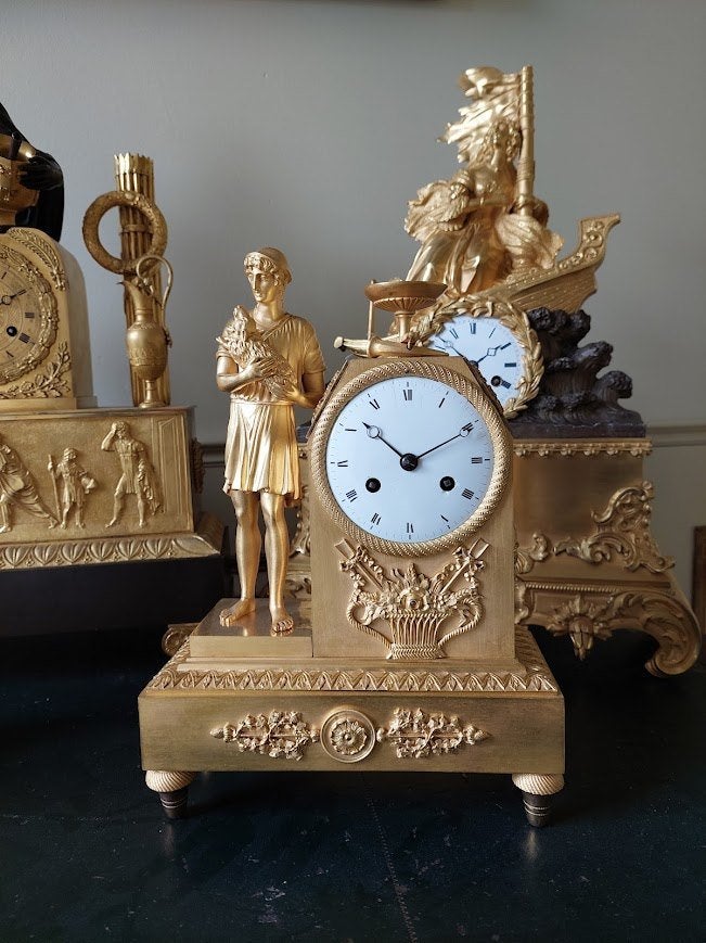 Kleine Franse verguld bronzen pendule, 1810-1820, Antiek en Kunst, Ophalen