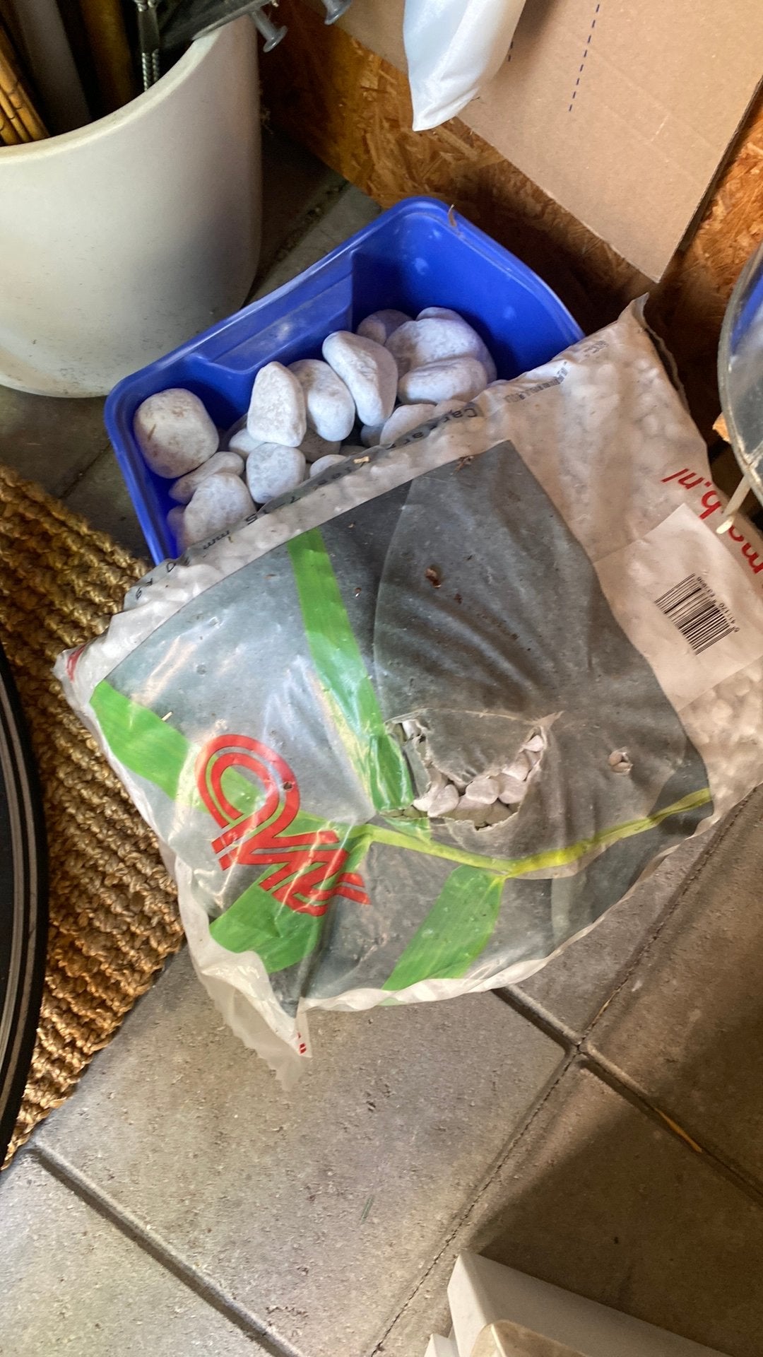 Witte stemen/ kiezels, Ophalen, Zo goed als nieuw, Wit