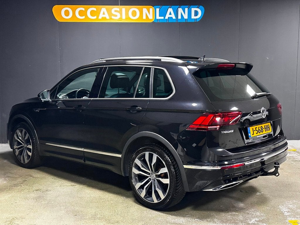 Volkswagen Tiguan 2.0 TSI 4Motion Highline R-LINE 220PK|PANO, Auto's, Volkswagen, Gebruikt, 4 cilinders, 1984 cc, 2500 kg