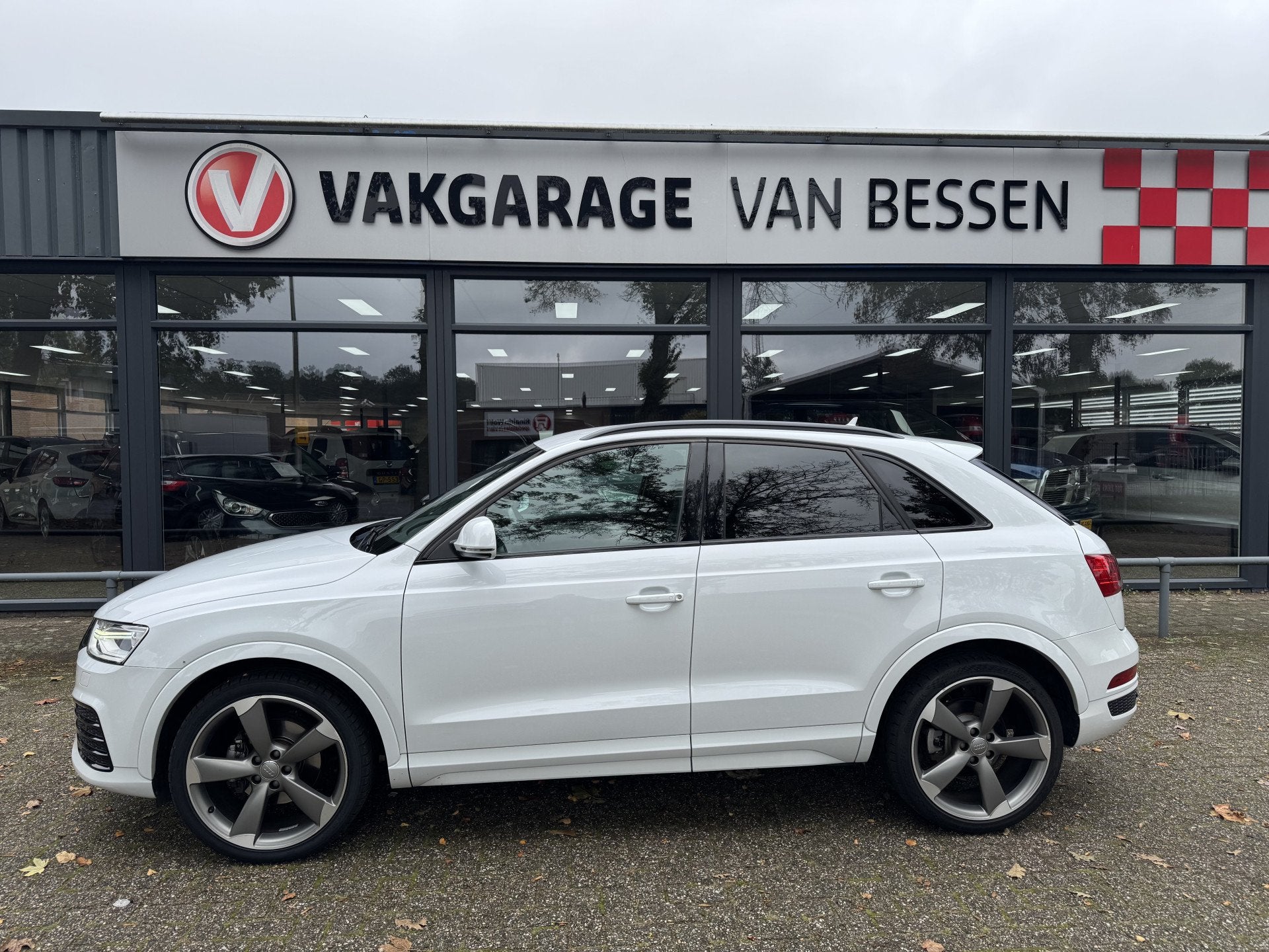 Audi Q3 1.4 TFSI CoD Sport Pro Line S AUTOMAAT-S LINE-TREKHA, Auto's, 1380 kg, 4 cilinders, 150 pk, Leder en Stof