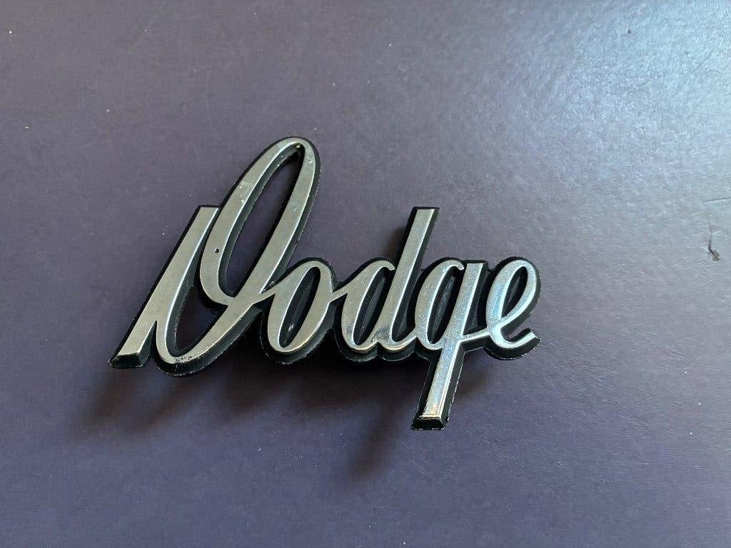 Origineel Vintage Dodge Embleem (1970-1977), Ophalen, Gebruikt, Achterklep, Amerikaanse onderdelen