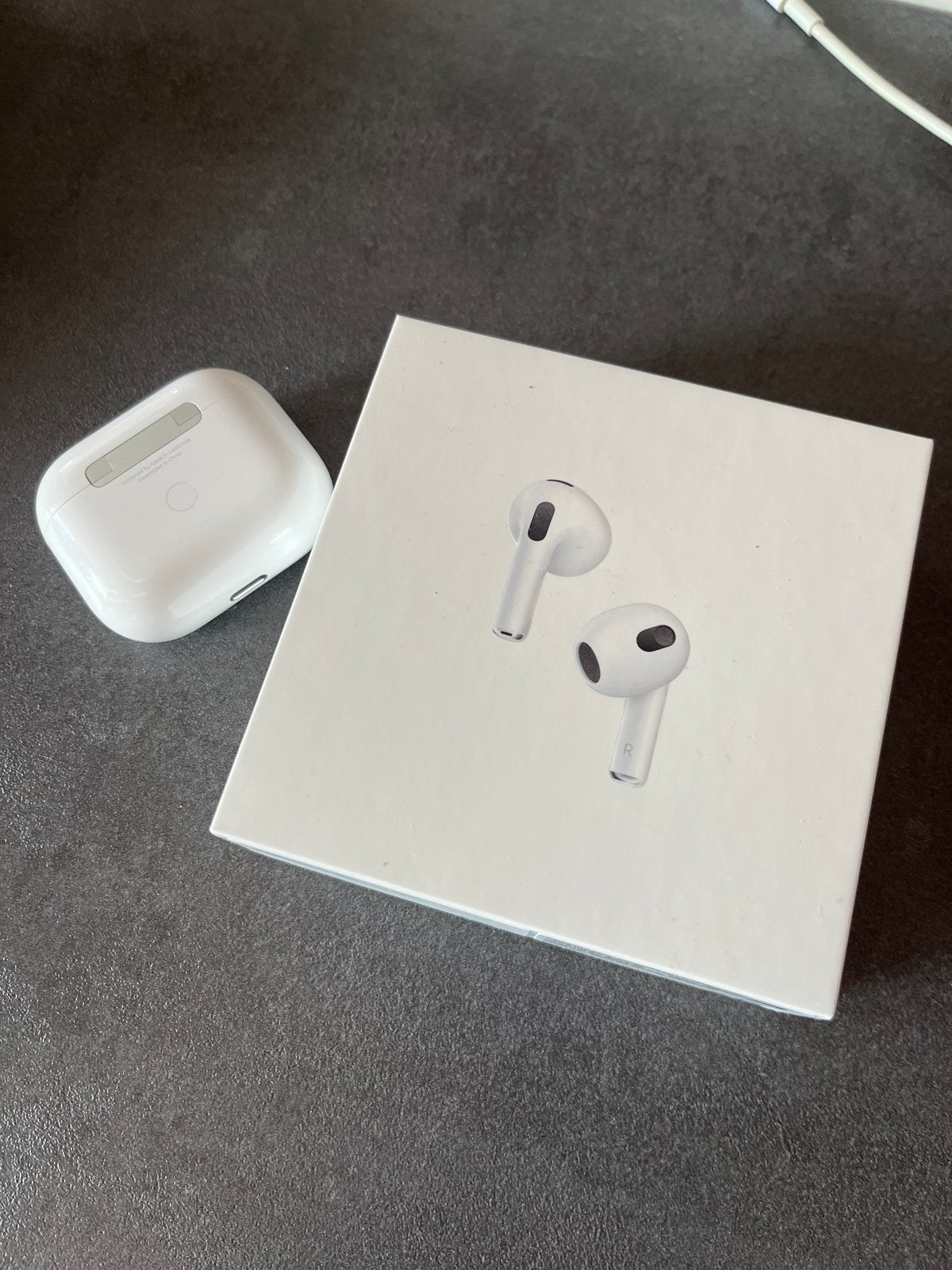 Apple AirPods 3e generatie met Lightning oplaadcase