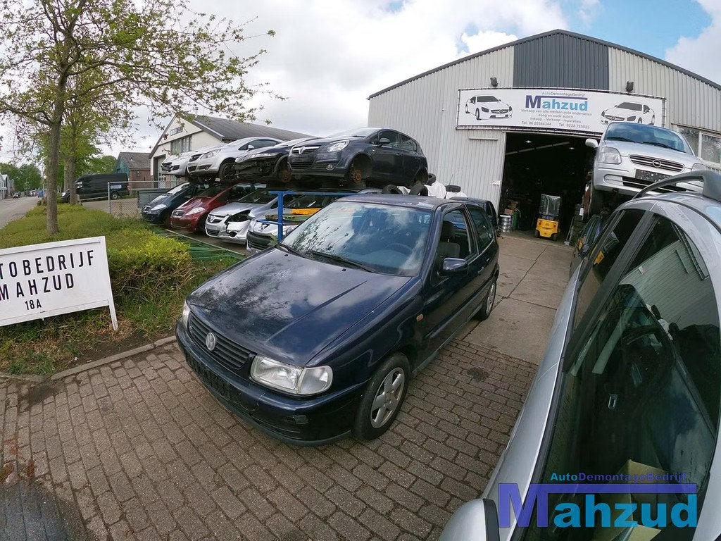 POLO 6N LC5H linker deur slot raam mechaniek hendel blauw, Auto-onderdelen, Gebruikt, Volkswagen AG, Berliner Ring 2
38440  Wolfsburg, DE