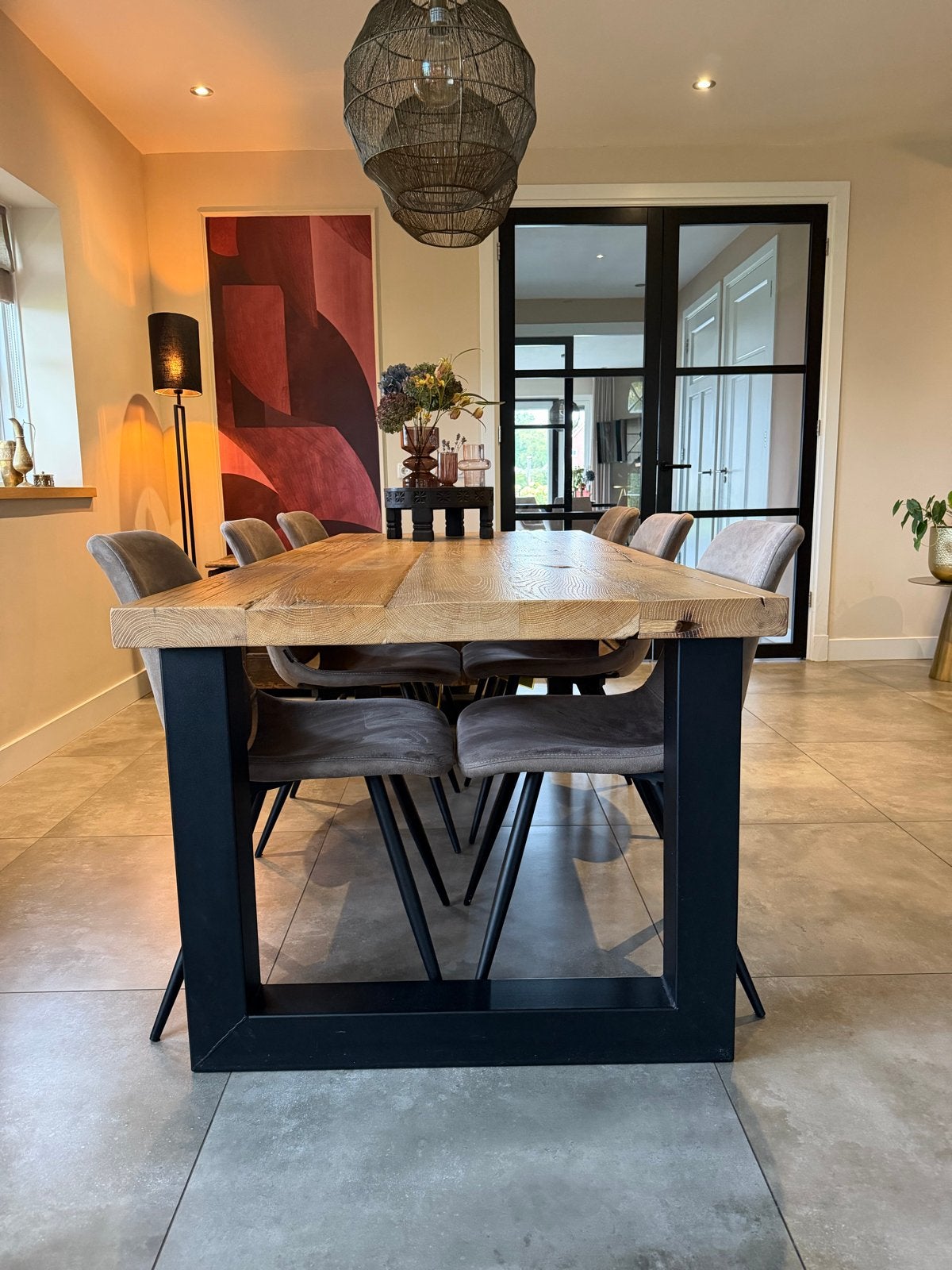 Robuuste eettafel van eikenhout met metalen onderstel, Eikenhout, 200 cm of meer, Zo goed als nieuw, Vijf personen of meer