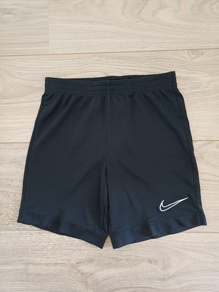 Sportbroek/gymbroek Nike, maat 128-137 (S), Jongen of Meisje, Sport- of Zwemkleding, Ophalen of Verzenden, Zo goed als nieuw