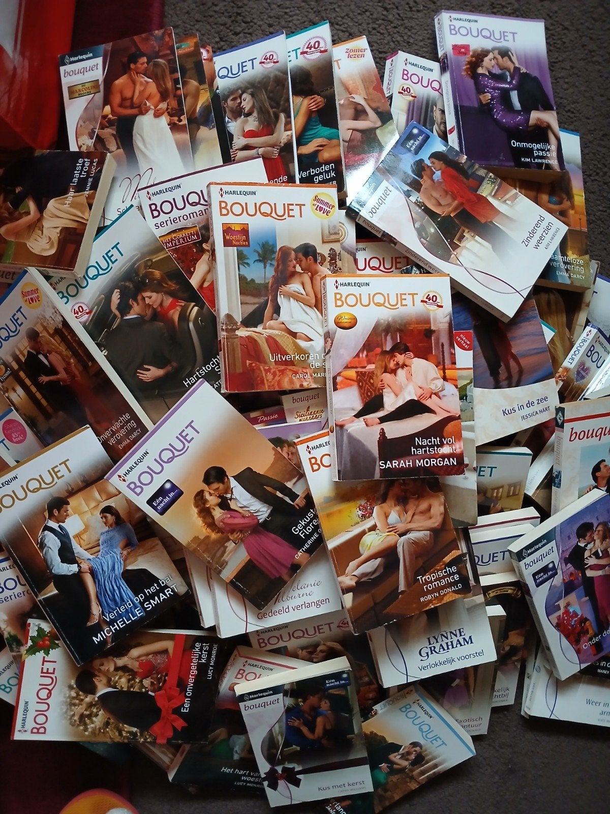 300X BOUQUET REEKS, Ophalen of Verzenden, Gelezen
