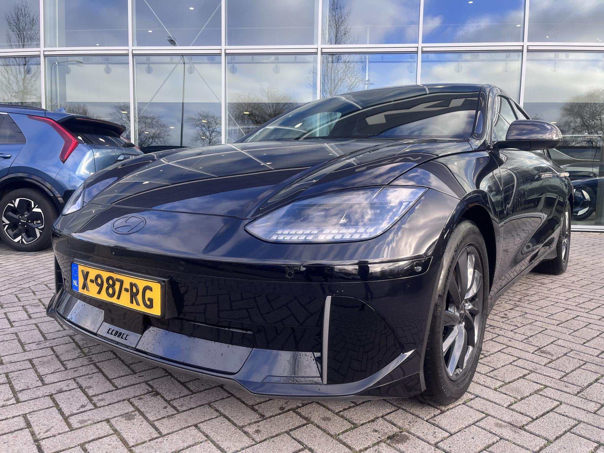 Hyundai IONIQ 6 Lounge 77.4 kWh Lmv|Nav|Bose, Auto's, Hyundai, 228 pk, Achterwielaandrijving, Gebruikt, Blauw
