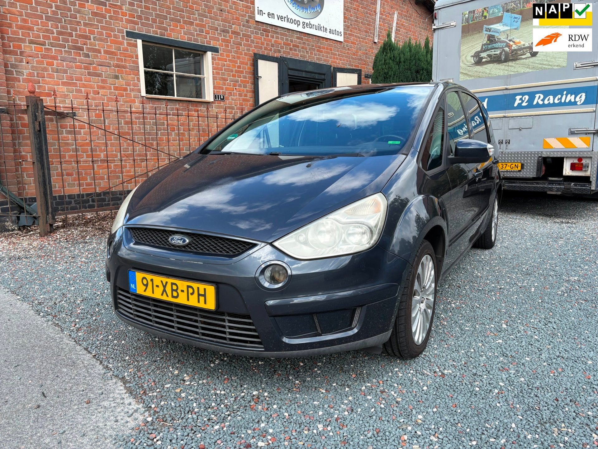 Ford S-Max 2.0-16V ( Inruilkoopje + Lees tekst ), Auto's, Ford, Voorwielaandrijving, Stof, Gebruikt, Zwart