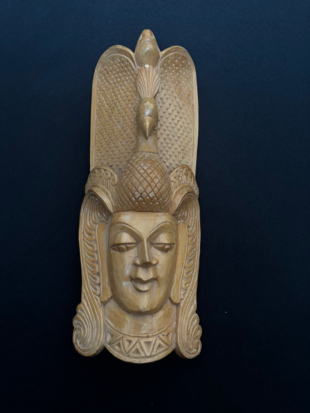 Traditioneel hout uitgesneden masker van pauwengod Sri-Lanka, Antiek en Kunst, Ophalen of Verzenden