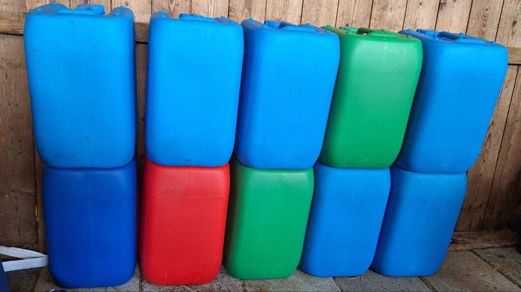 jerrycans 20 - 25 liter, Tuin en Terras, Minder dan 75 liter, Ophalen of Verzenden, Zo goed als nieuw