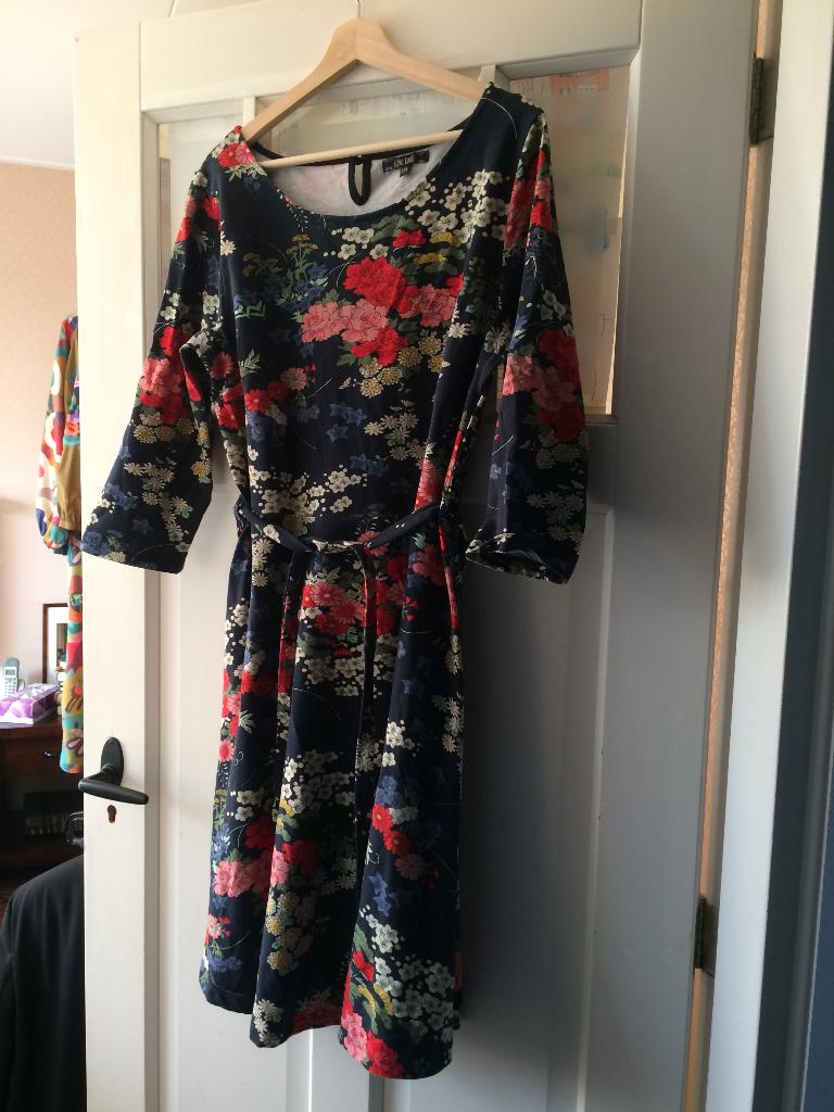 King Louie jurk bloemen - maat xxl driekwart mouw ZGAN!, Blauw, Maat 46/48 (XL) of groter, Ophalen of Verzenden, Zo goed als nieuw