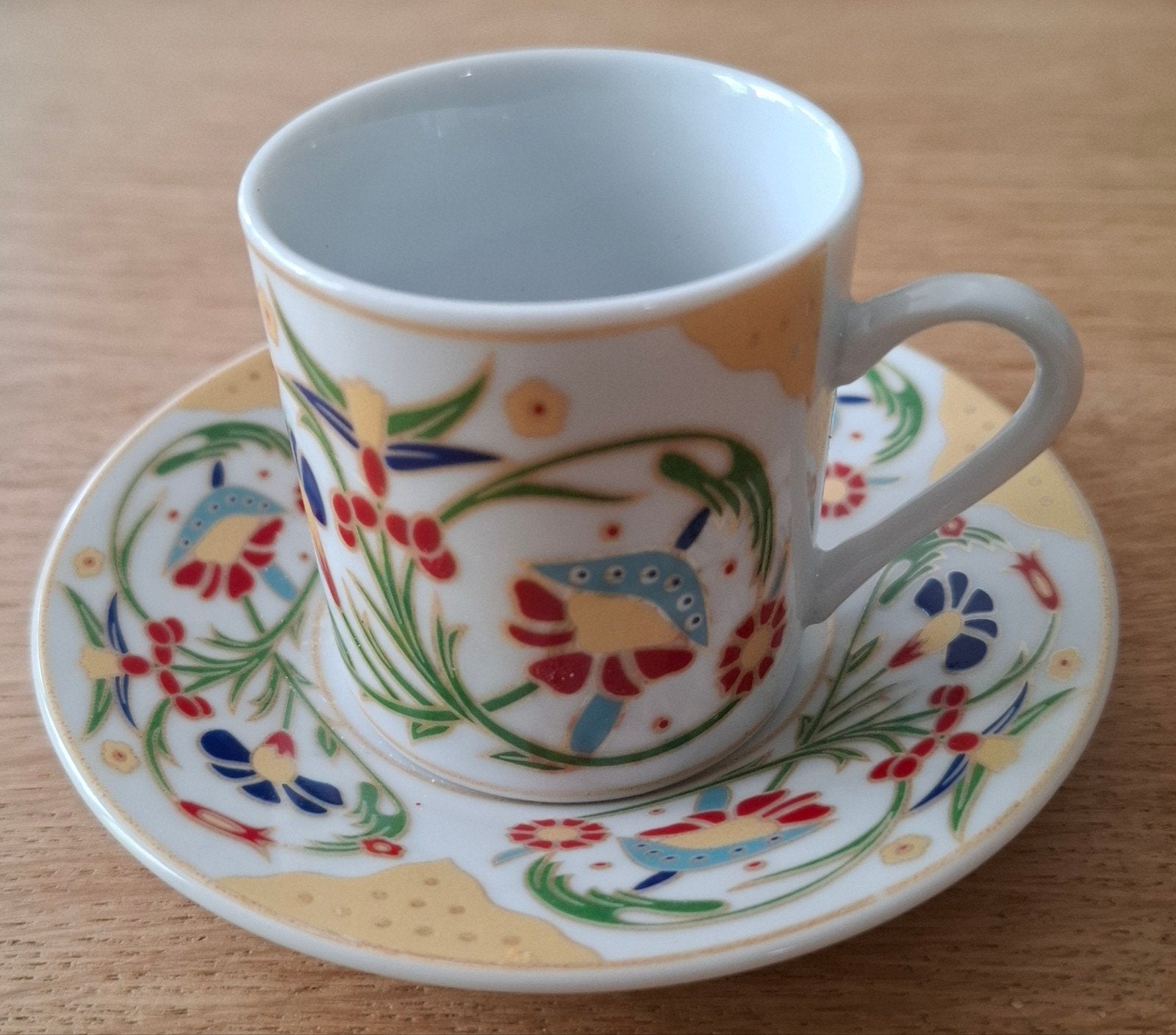 Turkse koffiekopjes met schotels (Rengin), Ophalen of Verzenden