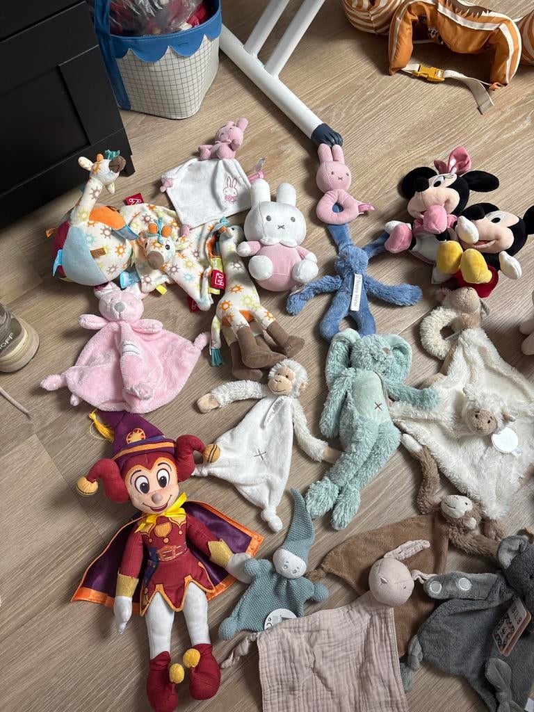 Happy Horse en diverse knuffels, Kinderen en Baby's, Speelgoed | Knuffels en Pluche, Zo goed als nieuw, Paard, Disney, Happy Horse