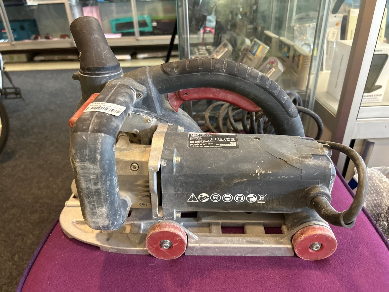 AGP wall chaser CG150 Muurfrees met 2 zaagbladen - Gebruikt, Ophalen, Gebruikt