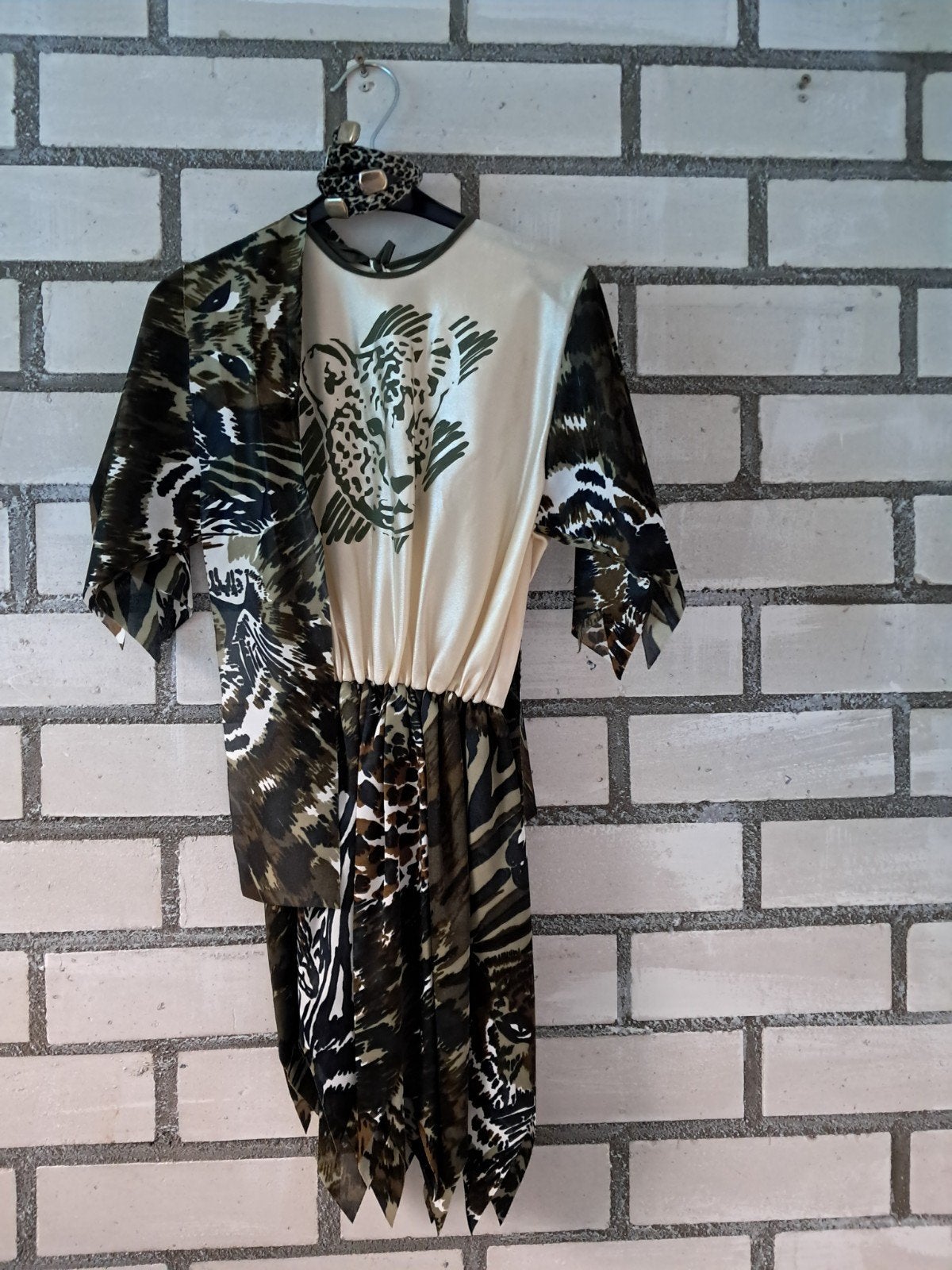 Jungle jurk 128, Kleding | Dames, Overige Dameskleding, Ophalen of Verzenden, Zo goed als nieuw