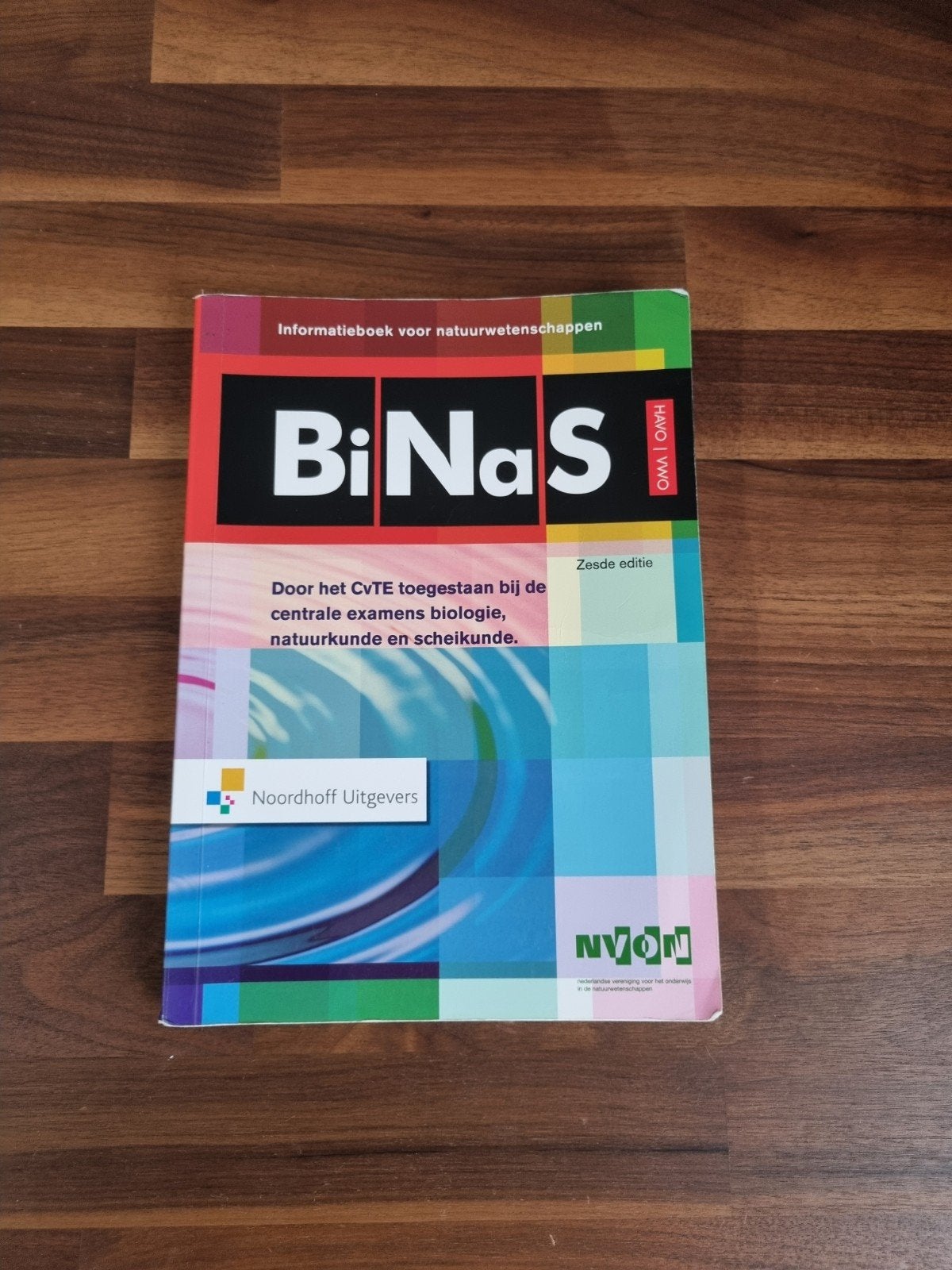 BiNaS Zesde Editie - Informatieboek Natuurwetenschappen, Boeken, Zo goed als nieuw, Noordhoff Uitgevers, Beta, HBO
