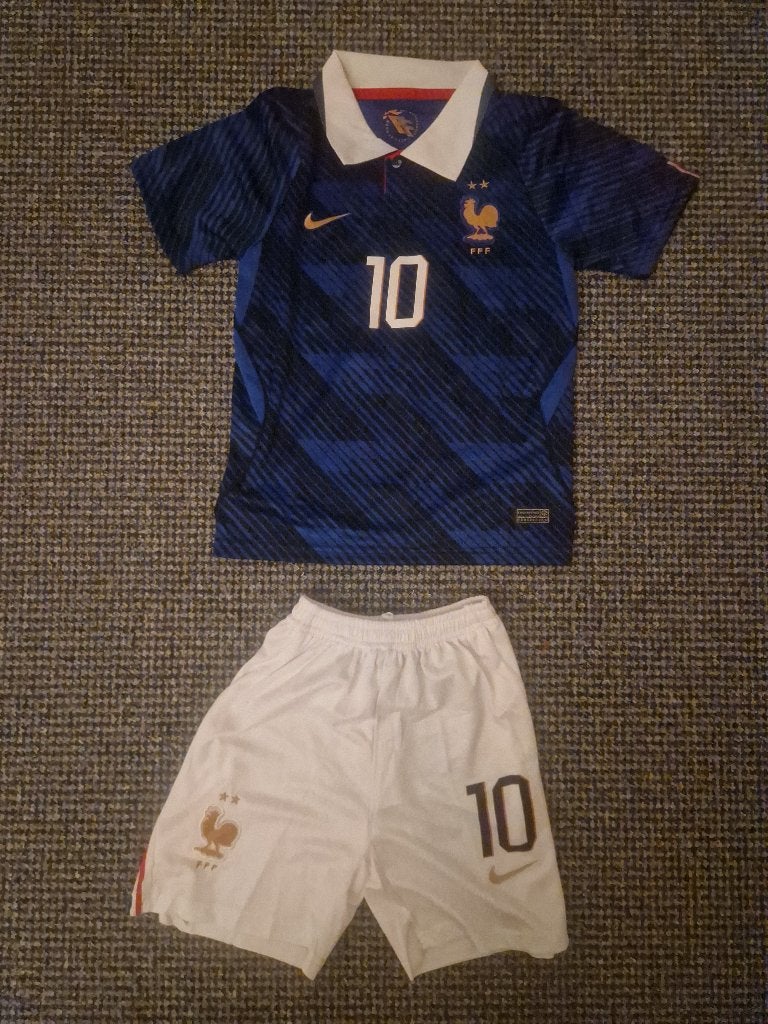 Frankrijk thuis voetbaltenue Mbappe maat 134-140 #10 WK 2026, Kinderen en Baby's, Kinderkleding | Maat 134, Frankrijk, Jongen of Meisje