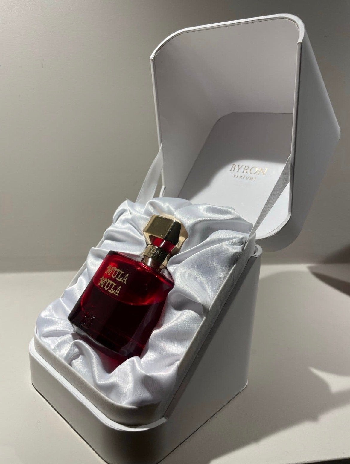 Byron Parfums Mula Mula Rouge Extrême Collection, Ophalen of Verzenden, Zo goed als nieuw