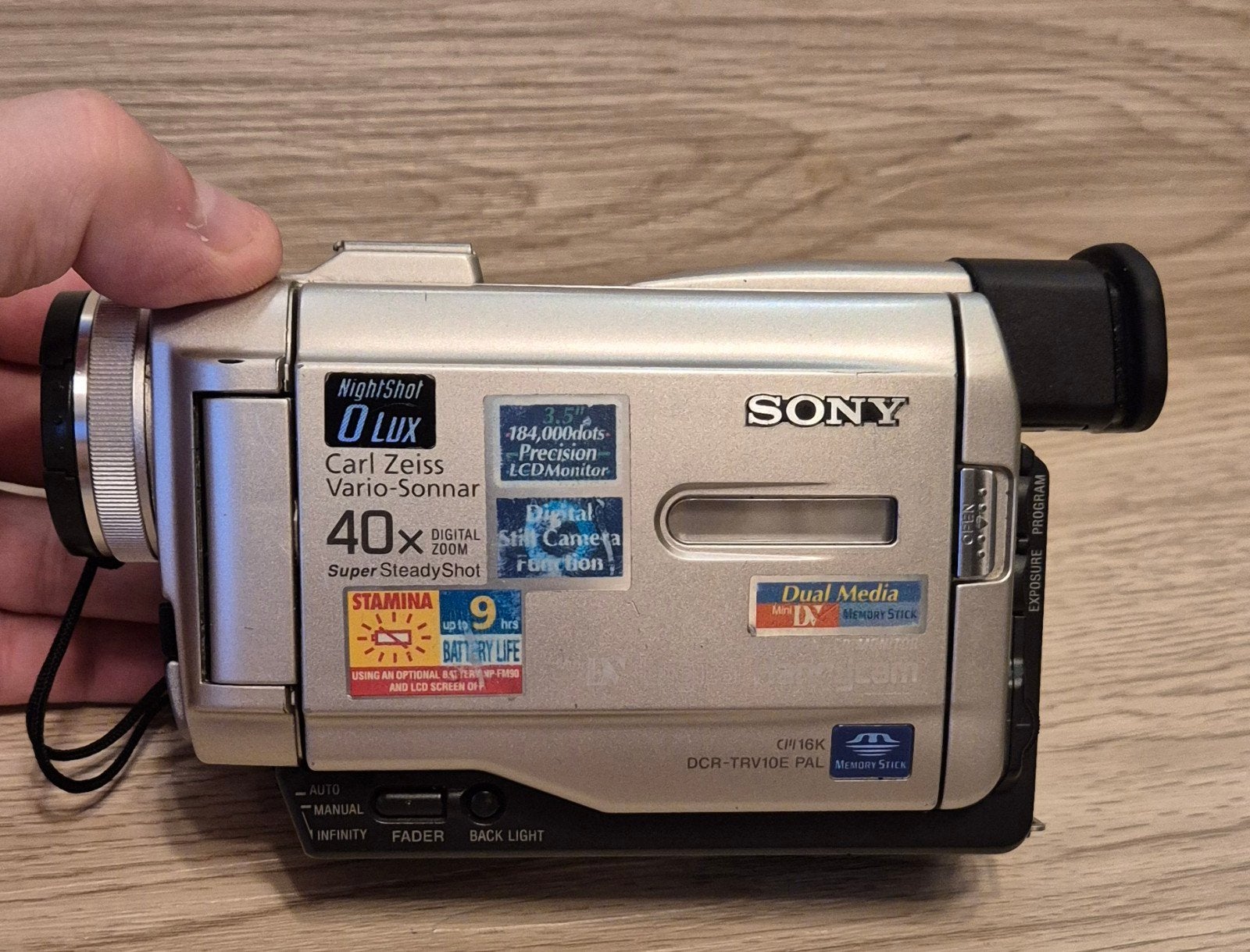 Sony DCR TRV10E PAL digitale Handycam met storing/mankement, Mini dv, 20x of meer, Ophalen of Verzenden, Camera
