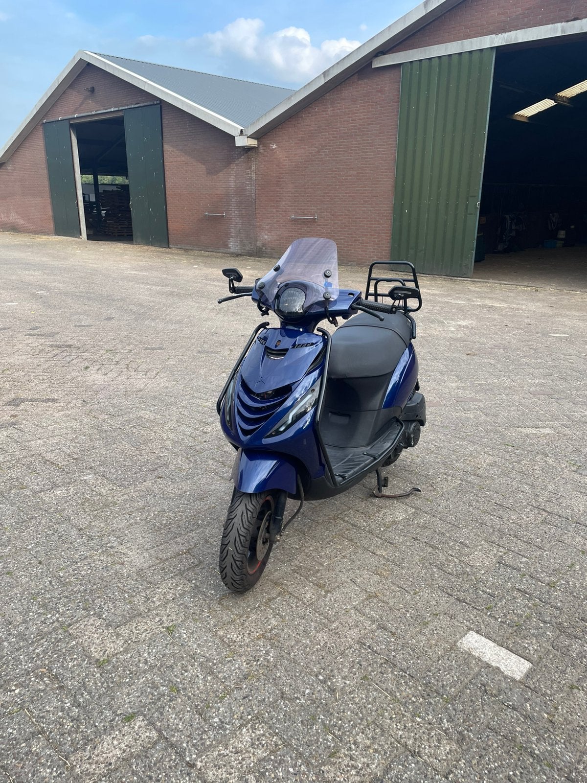 Piaggio Zip donkerblauw 2020, Fietsen en Brommers, Scooters | Piaggio, Ophalen, Gebruikt, Maximaal 45 km/u, Zip