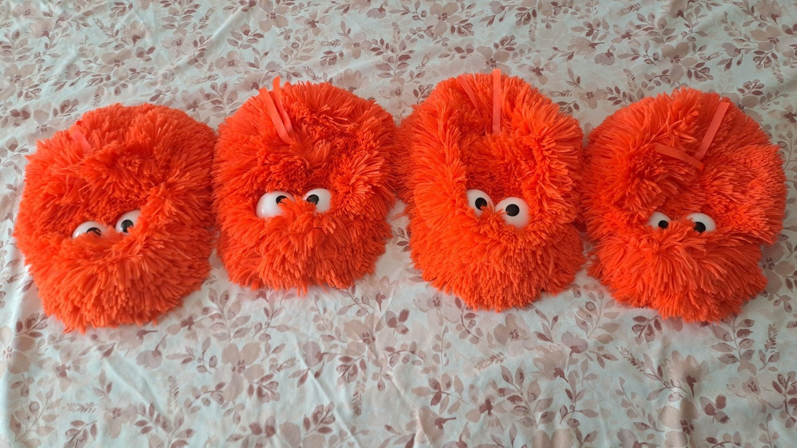 Oranje Beesie petten - 4 stuks beschikbaar, Hobby en Vrije tijd, Onbekend@voorbeeld.com, Overige typen, Onbekend, Ophalen of Verzenden