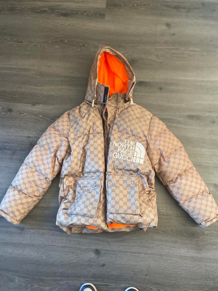 The North Face x Gucci Puffer Jas, Ophalen of Verzenden, Zo goed als nieuw, Maat 38/40 (M), Beige