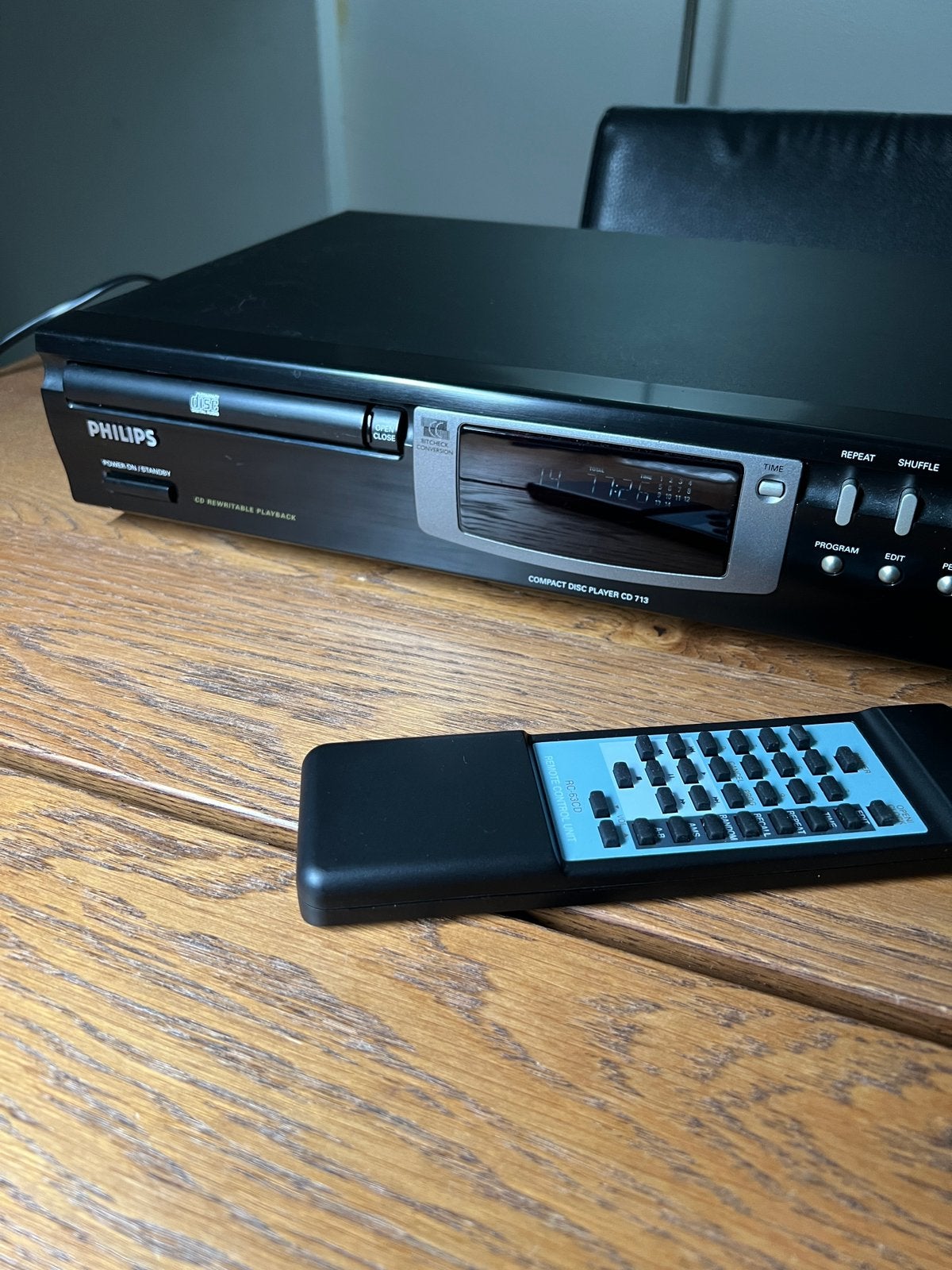 Philips CD713 cd speler met afstandsbediening, Ophalen of Verzenden, Refurbished, Philips