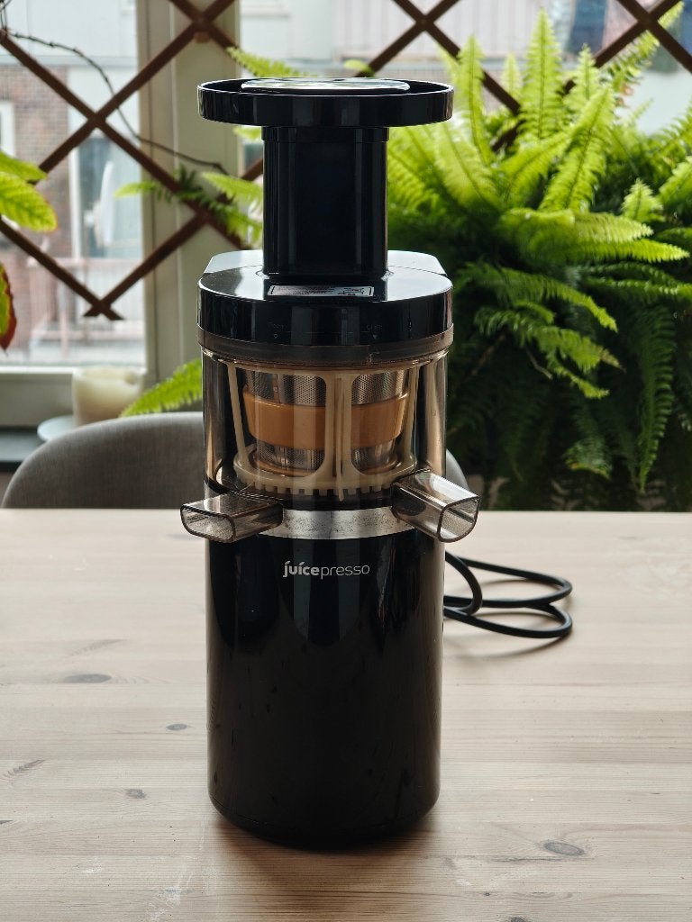 Coway Juicepresso CJP-01 slowjuicer (zwart), Ophalen of Verzenden, Gebruikt, Elektrisch, Slowjuicer