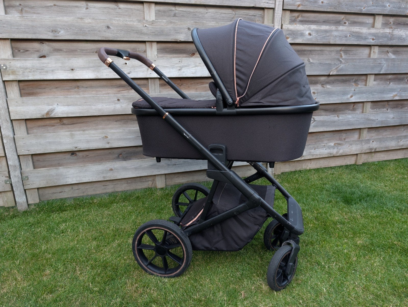 Qute Qrider nero kinderwagen, Gebruikt, Verstelbare duwstang, Ophalen, Kinderwagen