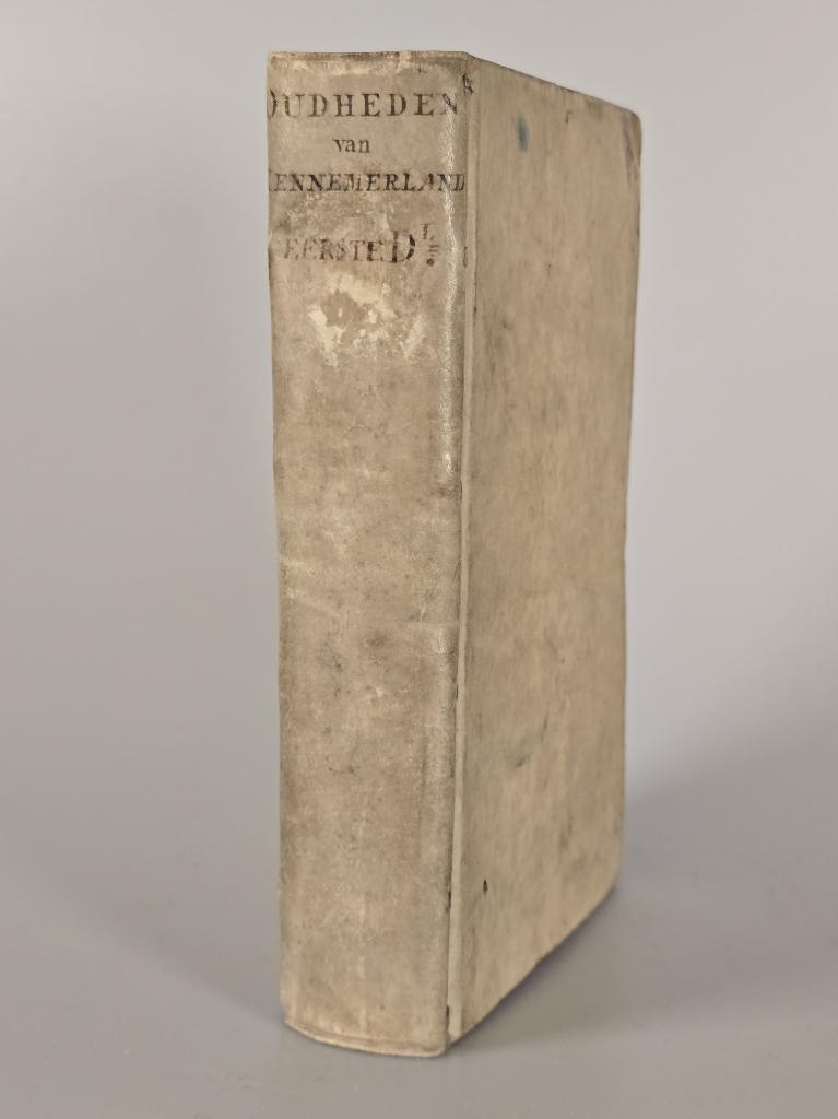 (1721)  Oudheden en gestichten van Kennemerland, Ophalen of Verzenden, H.F. HEUSSEN