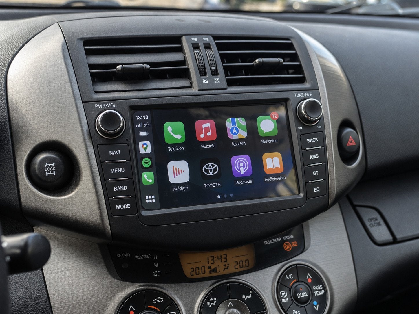 Toyota RAV4 2.0 VVTi Dynamic | AUTOMAAT | APPLE CARPLAY | TR, Auto's, Gebruikt, 4 cilinders, Zwart, Bedrijf