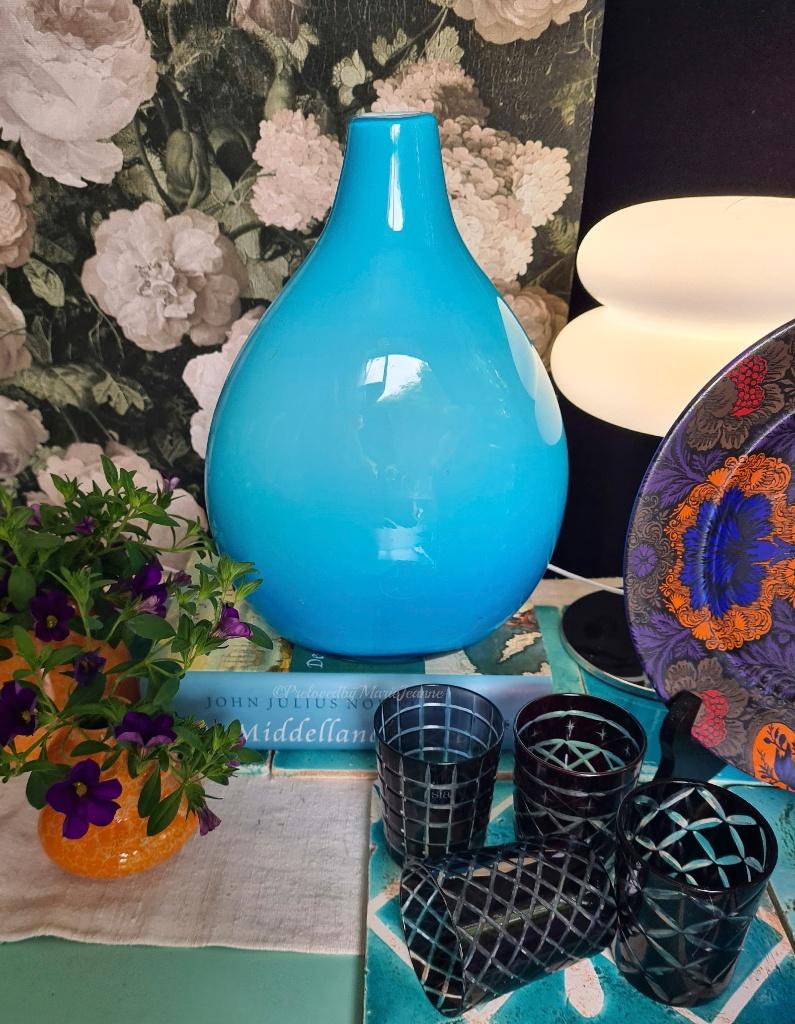 Zware handgemaakte Aqua blauwe CRATE & BARREL Cayman vaas, Blauw, Ophalen of Verzenden, Minder dan 50 cm, Glas