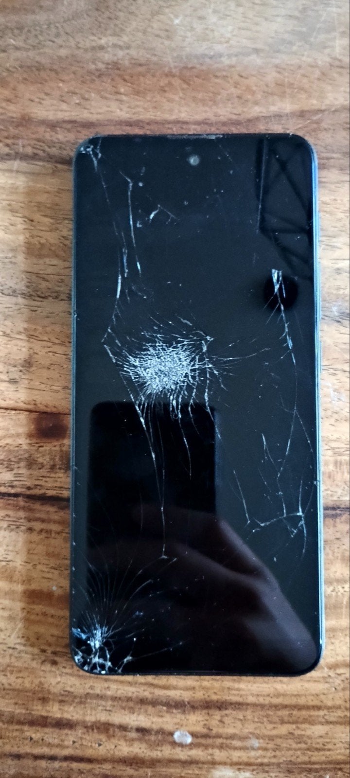 Motorola E40 met zwaar beschadigd scherm (voor onderdelen), Ophalen of Verzenden