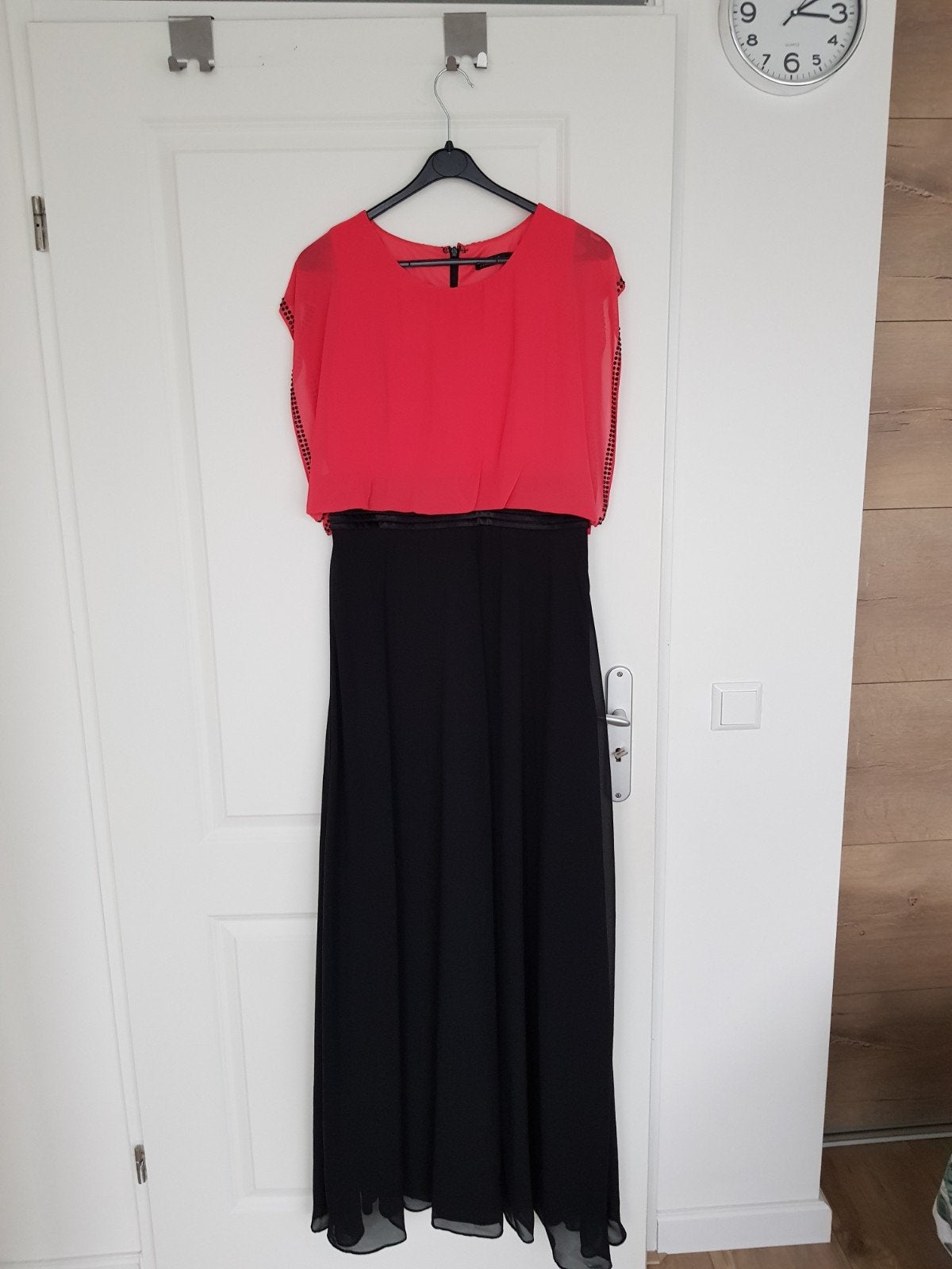 Elegante maxi-jurk koraal/zwart met pailletten, Maat 38/40 (M), Meerkleurig, Ophalen of Verzenden, Onder de knie
