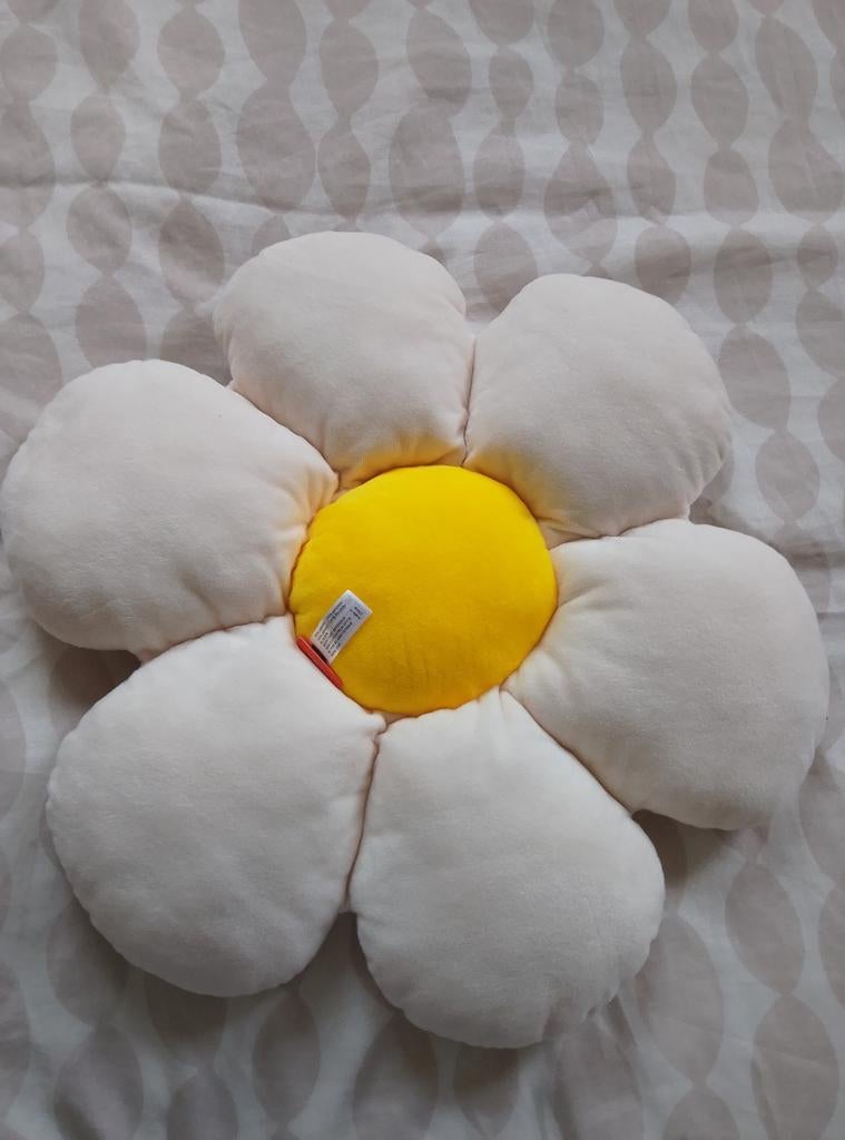 Nieuw HEMA bloem kussen €10 exclusief verzenden, Ophalen of Verzenden, Nieuw, Wit, Rond