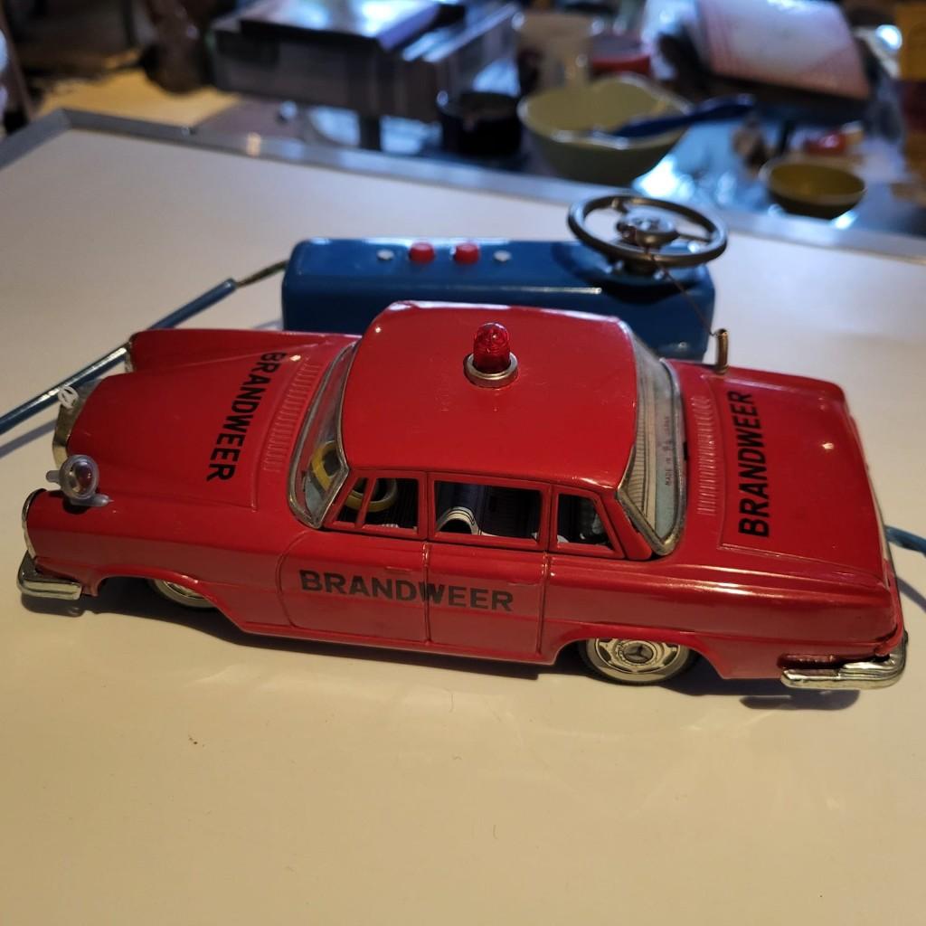 Mercedes Benz Brandweer auto + afstandsbediening, Antiek en Kunst, Ophalen of Verzenden
