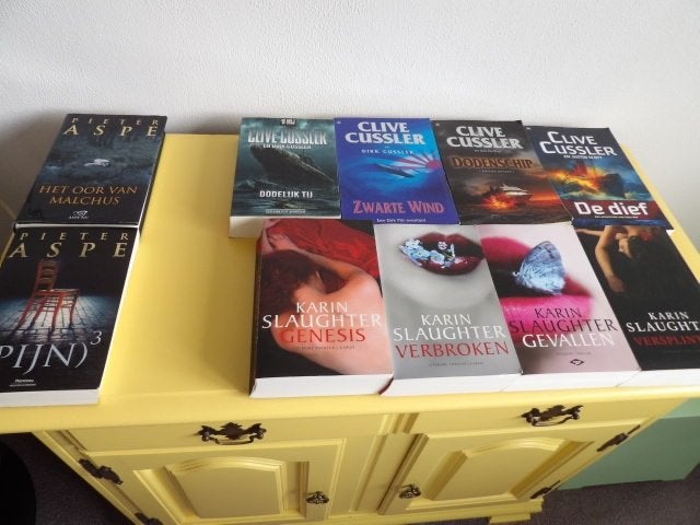 10 SPANNENDE THRILLER BOEKEN (CLIVE CUSSLER, PIETER ASPE), Boeken, Gelezen, Ophalen of Verzenden, Nederland, Clive Cussler, Karin Slaughter, Pieter Aspe