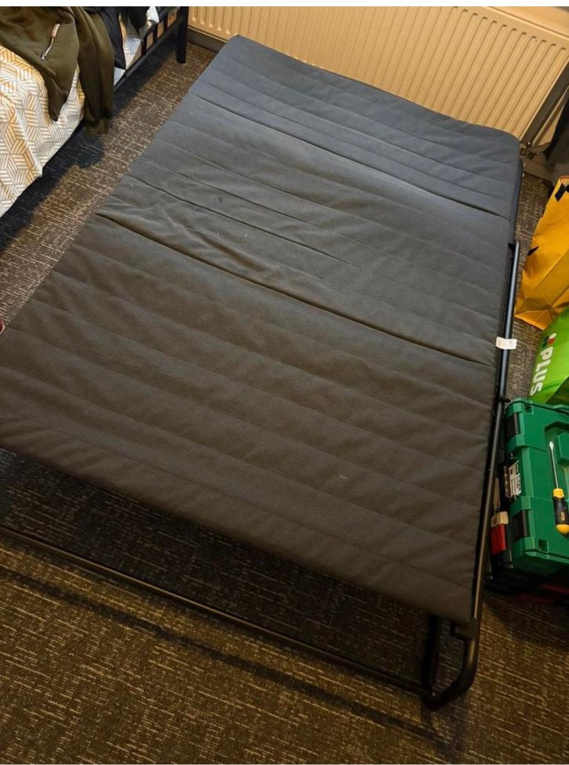 Slaapbank /vakantie bed /zo goed als nieuw 120 x 200 cm €50, Huis en Inrichting, Slaapkamer | Slaapbanken, Ophalen, Zo goed als nieuw
