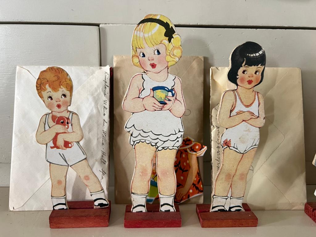 VINTAGE KARTONNEN AANKLEEDPOPPETJES WHITMAN P CO, Antiek en Kunst, Ophalen of Verzenden