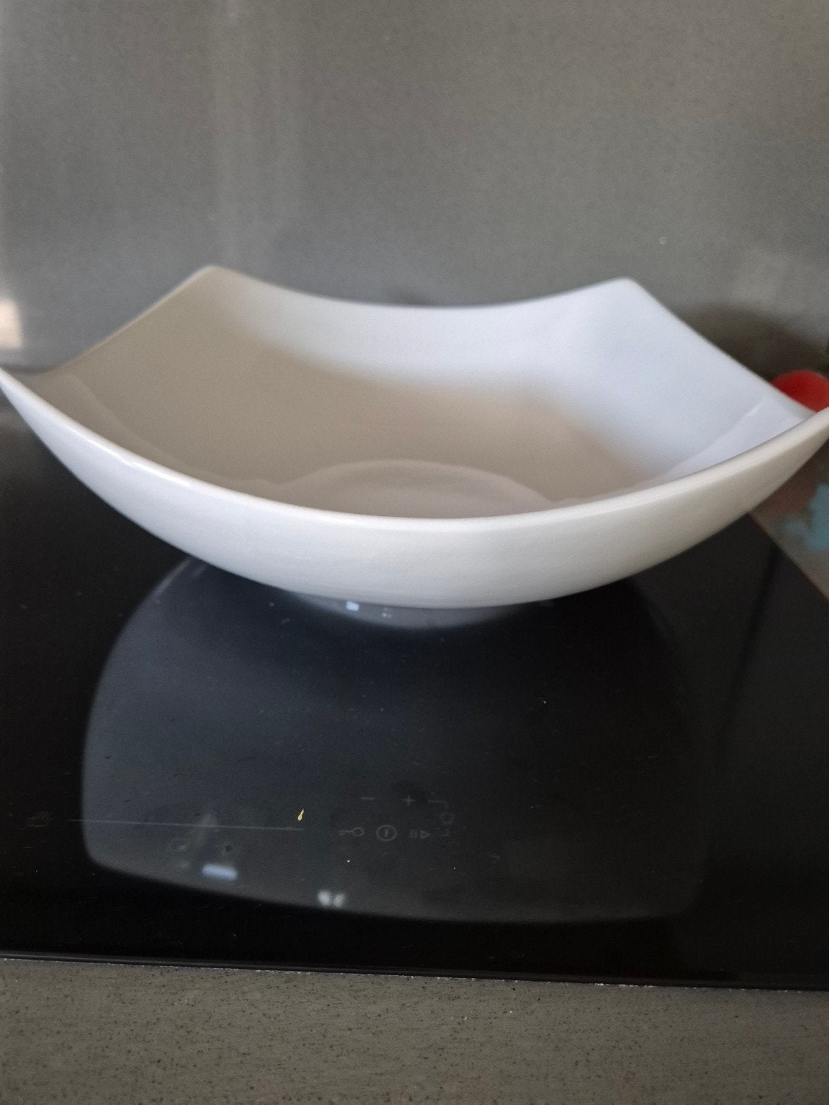 grote serveerschaal/saladekom wit, Ophalen, Zo goed als nieuw, Vierkant, Porselein of Keramiek