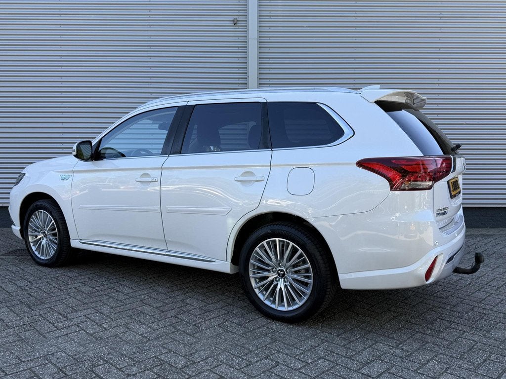 Mitsubishi Outlander 2.4 PHEV Intense+ | Schuif-/kanteldak |, Automaat, Euro 6, 4 cilinders, 1865 kg