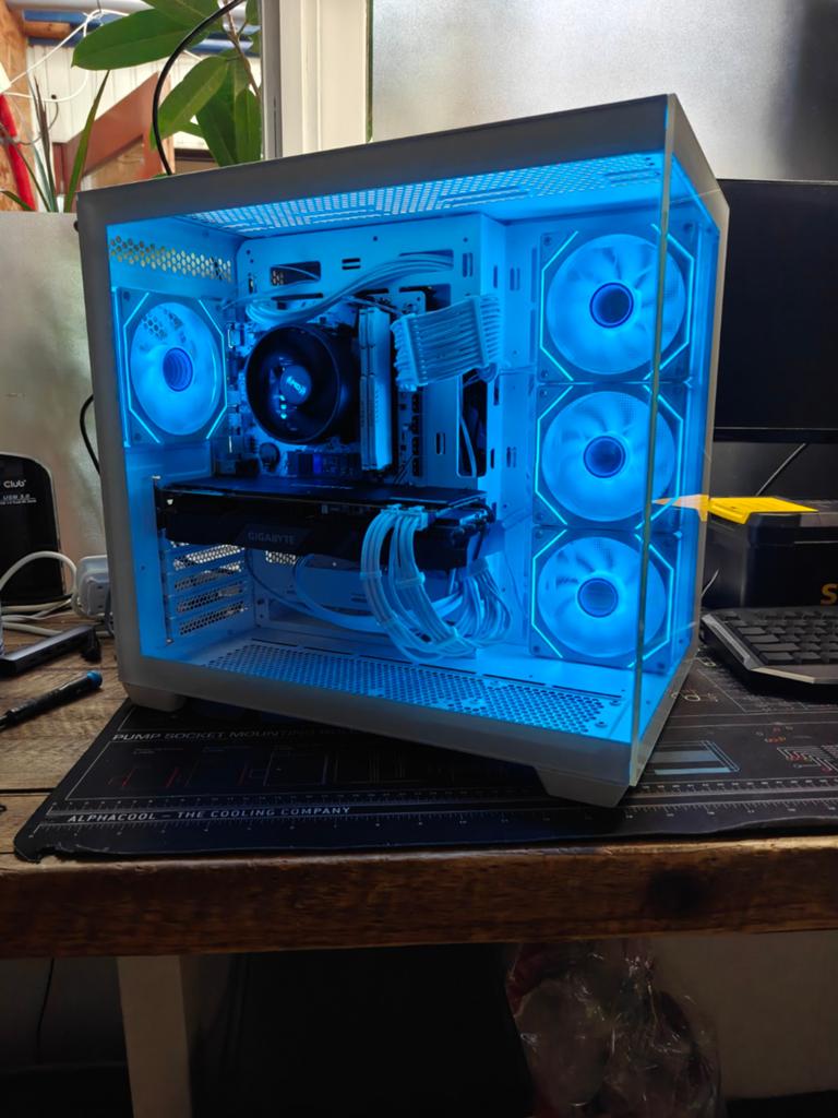 Nieuw/gebruikt Witte RTX GAMING PC’S | Budget & Mid-Range, Computers en Software, 32 GB, Zelfgebouwde PC, Virtual Reality, Nieuw
