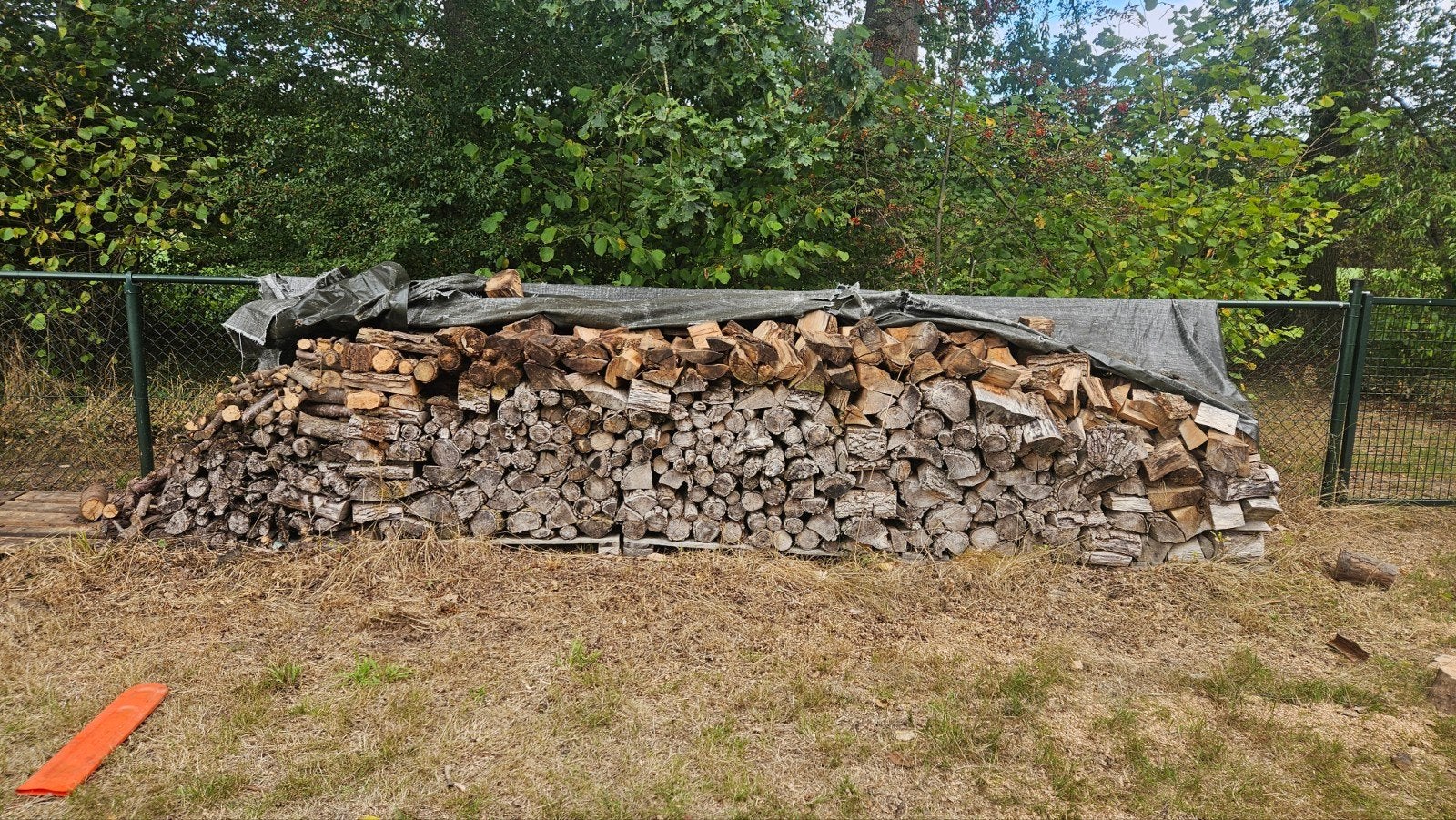 +/-  4 kuub droog brandhout, Tuin en Terras, Haardhout, 3 tot 6 m³, Ophalen, Overige houtsoorten, Blokken
