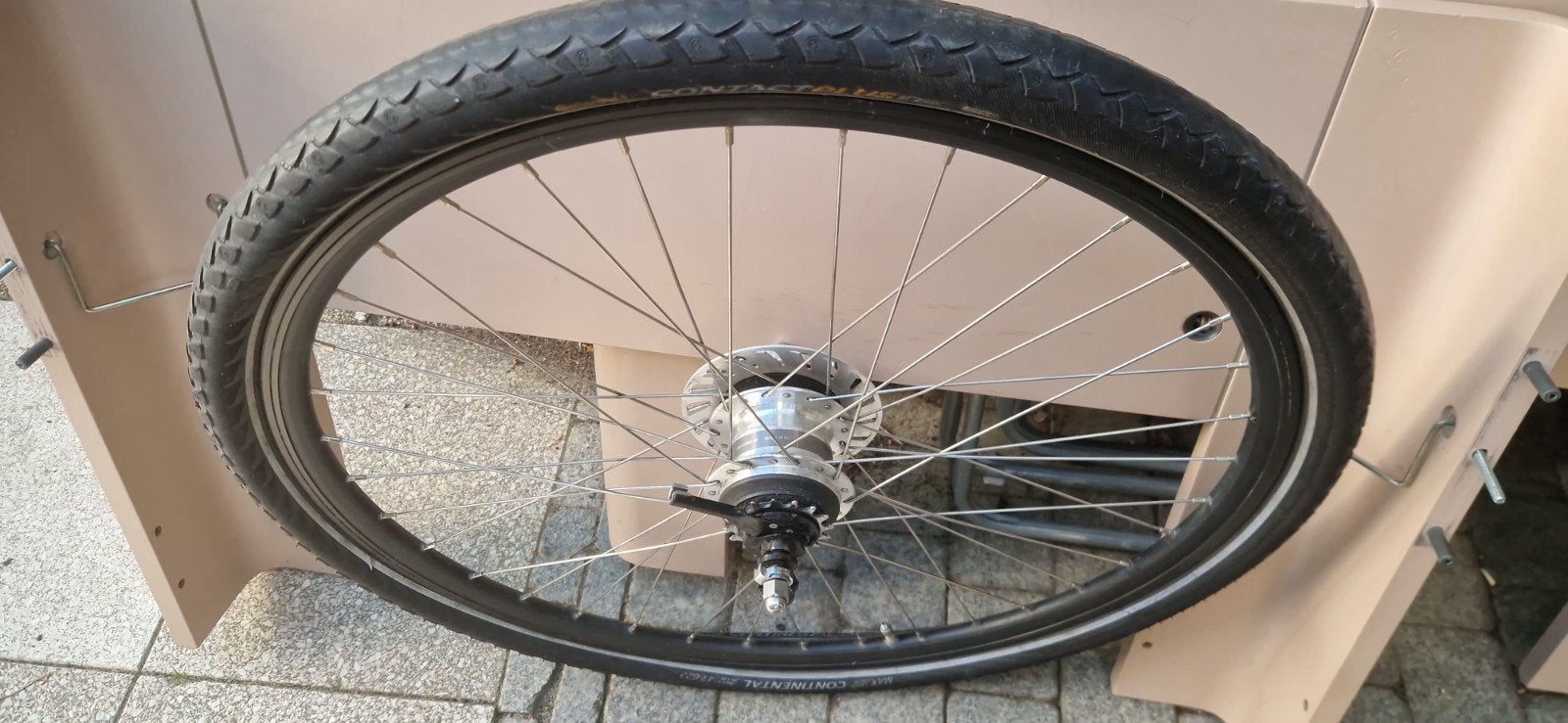Elektrisch 28 inch voorwiel 36V met 9-pins aansluiting, Fietsen en Brommers, Gebruikt, Ophalen of Verzenden, Continental, Shimano