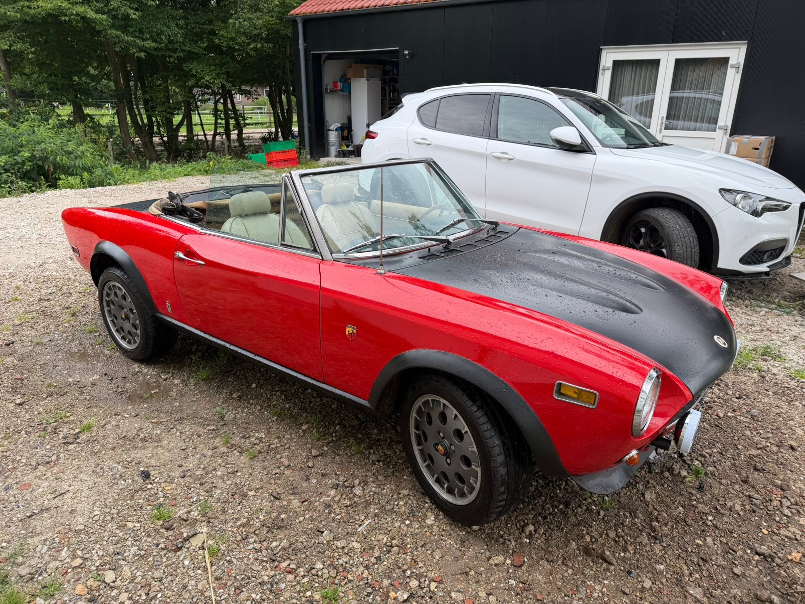 Fiat 124 spider 1800 sport (Abarth) 1976 Rood, Achterwielaandrijving, Lederen bekleding, Beige, Cabriolet