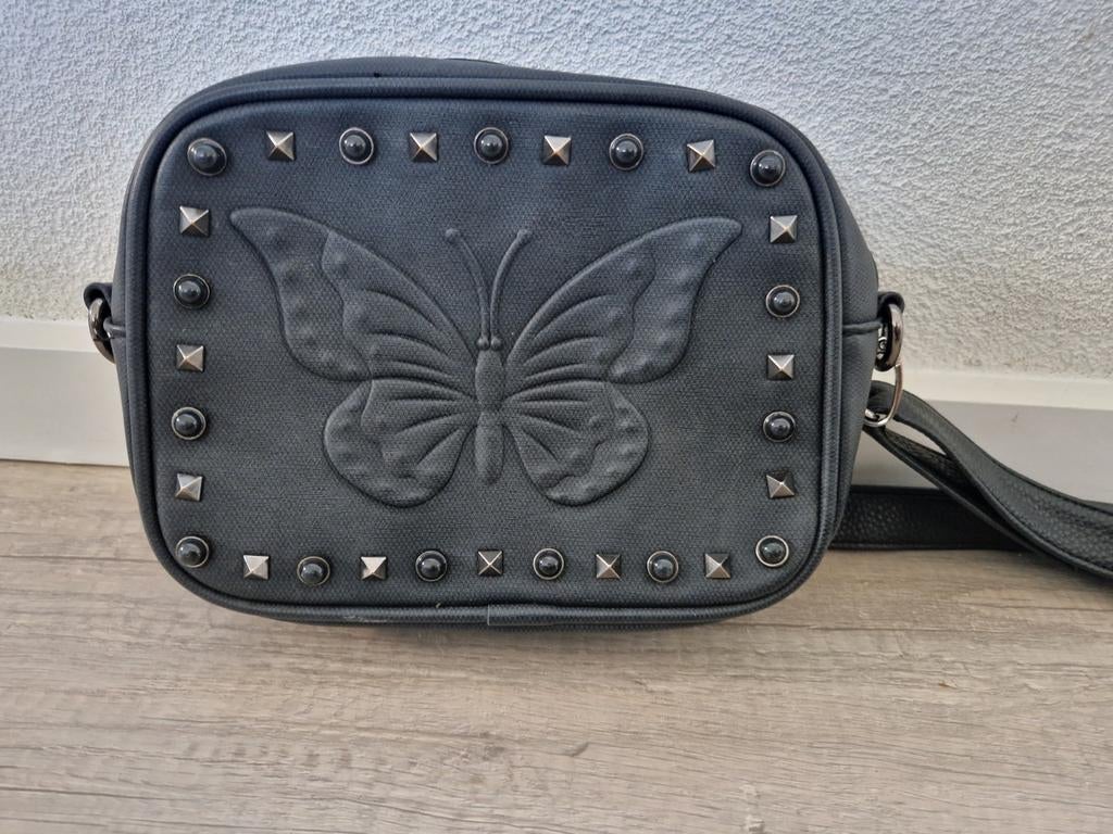 Tas tasje zwart vlinder schoudertas studs crossbody, Sieraden, Tassen en Uiterlijk, Tassen | Schoudertassen, Ophalen of Verzenden