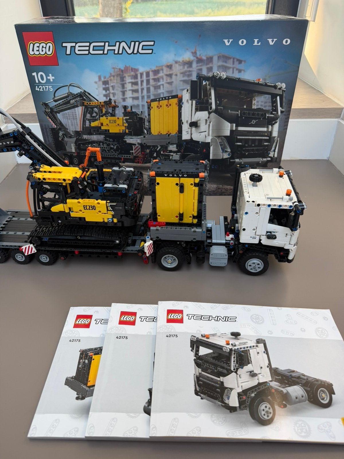 Lego Techni Volvo FMX truck & EC230 elec. graafmachine, Ophalen, Compleet, Lego, Zo goed als nieuw