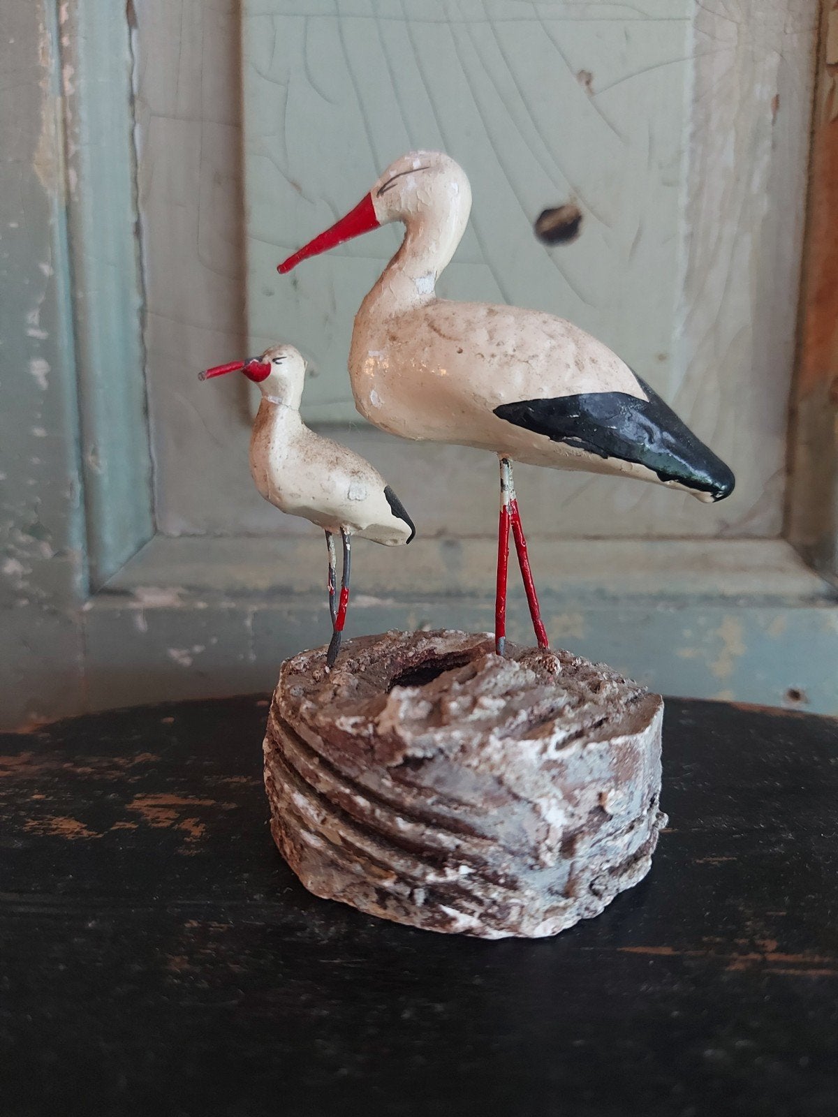 vintage ooievaar met jong , paper-mache, ijzeren pootjes, Ophalen of Verzenden, Gebruikt, Beeldje of Figuurtje