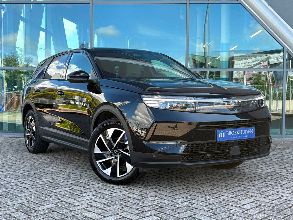 Opel Grandland 1.2 Turbo Hybrid GS 136pk Automaat / 360 Came, Auto's, Opel, 136 pk, Gebruikt, Zwart, 1199 cc