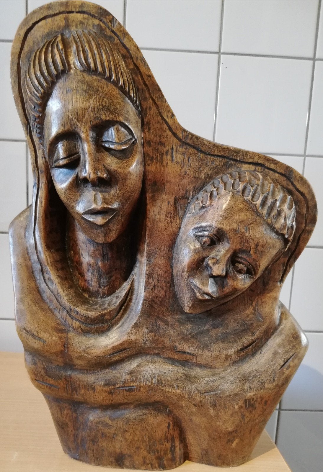 Buste. Moeder met kind. Houtsnijwerk. Ca 1900. 31/46 cm., Ophalen, Overige onderwerpen, Buste, Handgemaakt